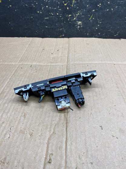2010 - 2013 Hyundai Tucson Dash Dashboard Center Warning Hazard Switch AA4734 DG3