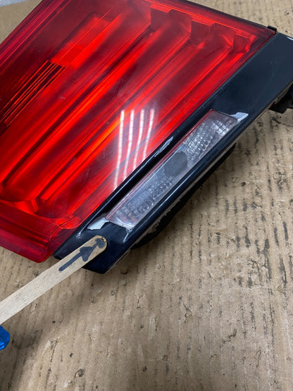 2009 - 2012 Bmw 7-Series F01 F02 750i Left Driver LH  Inner Tail Light G18384