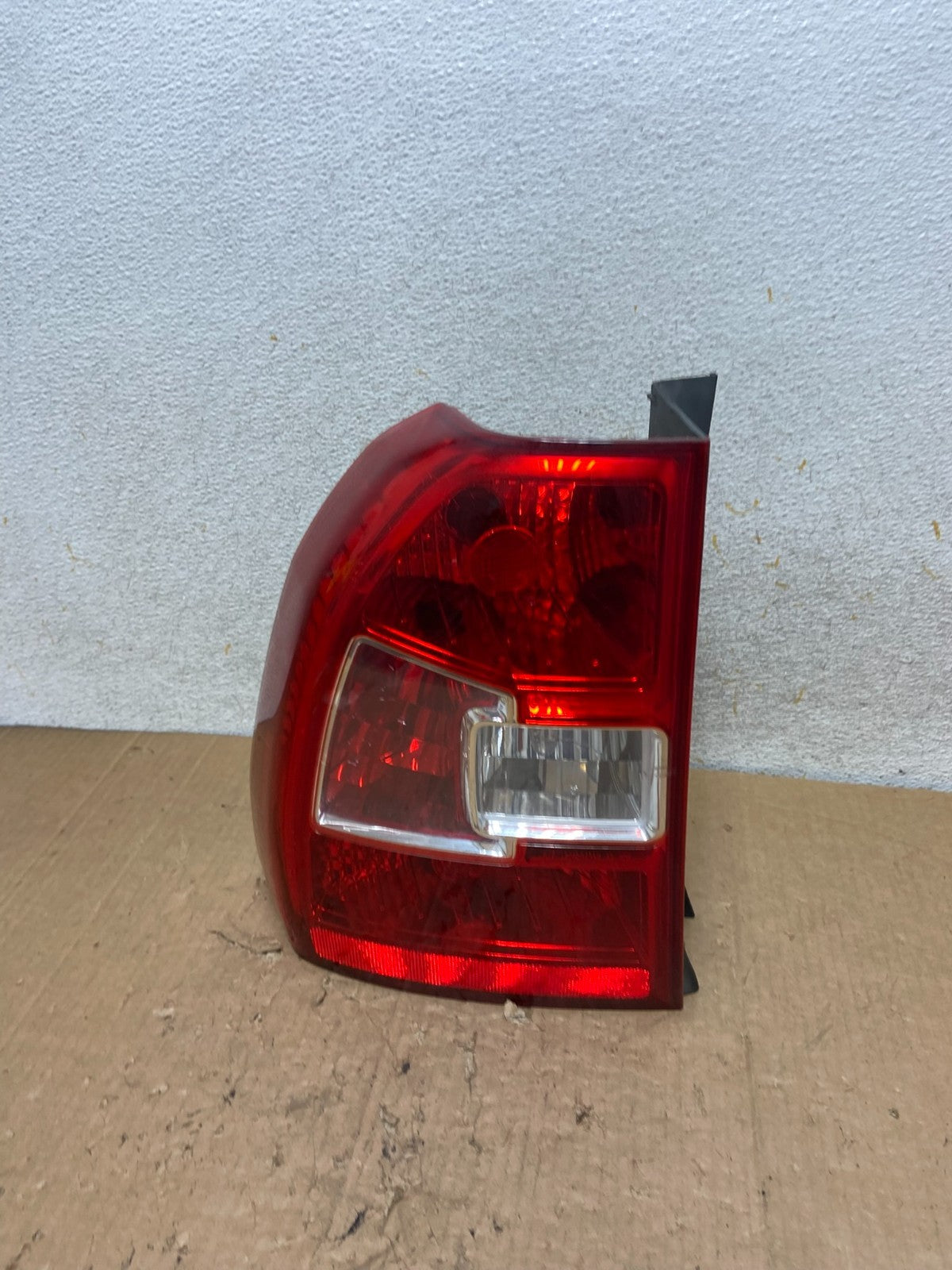 2009 to 2010 Kia Sportage Left Driver Side LH Side Tail Light AI9171 DW0