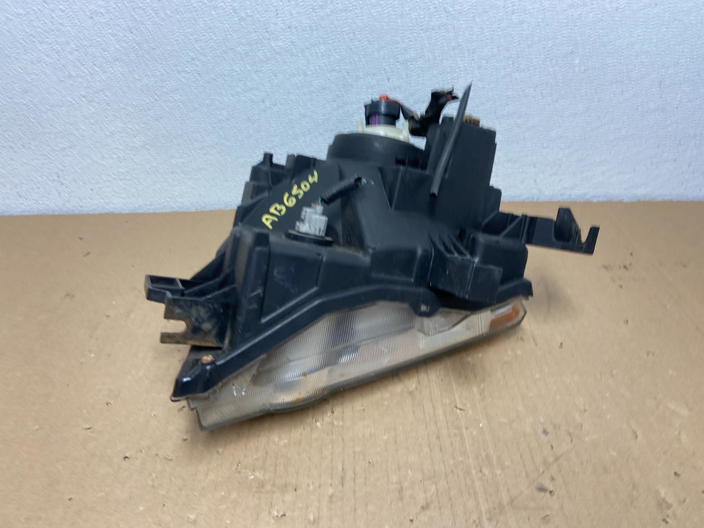 2005-2015 Nissan Xterra Right Passenger RH Headlight OEM AB6504 DW6