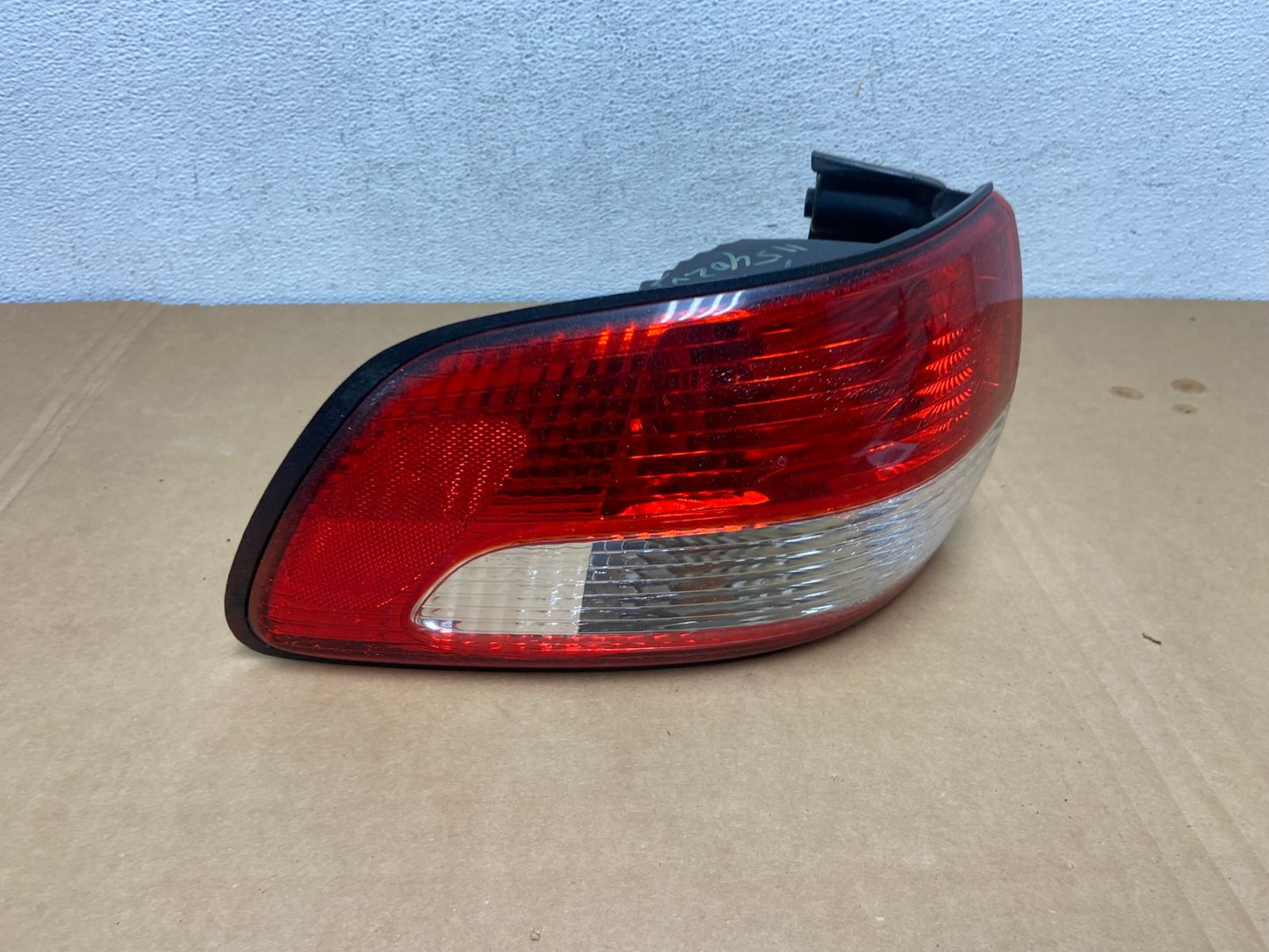 2001 2002 2003 Toyota Sienna Left Driver Lh Side Tail Light AD2545 LK2
