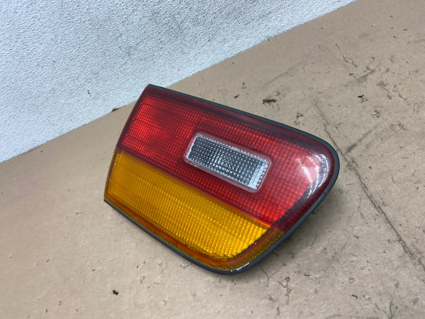 1998 1999 2000 Toyota Sienna Right Passenger Inner Tail light AG5695 LK1