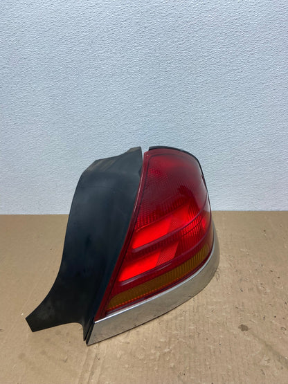 1998-2003 Ford Crown Victoria Right Passenger Rh Side Tail Light Oem AB6929 LK2