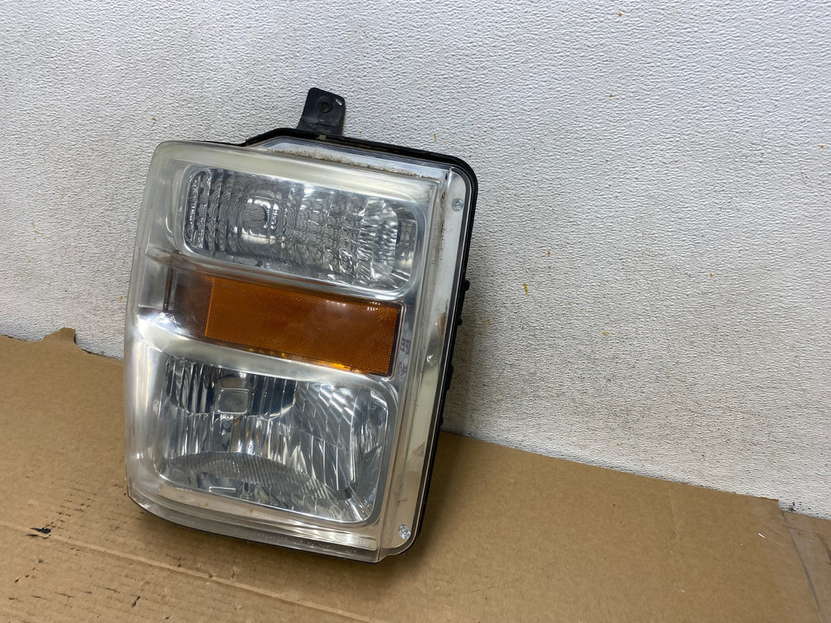 2008 to 2010 Ford F250 Super Duty Right Passenger RH Side Headlight AH7800 DW2