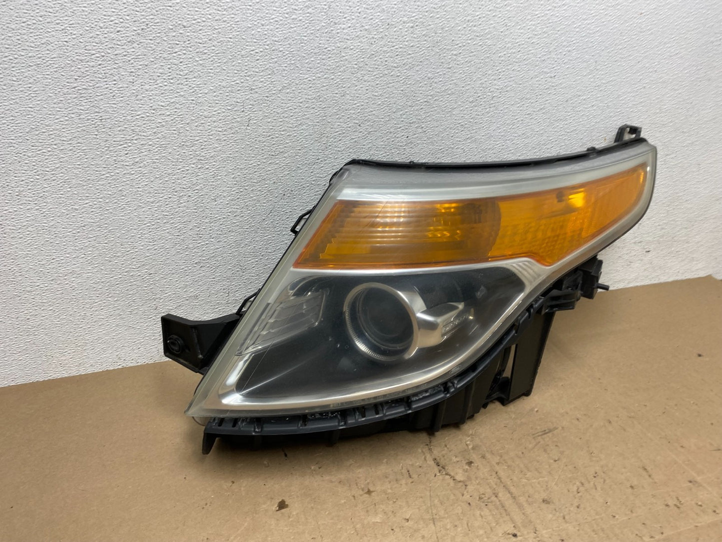 2011 to 2015 Ford Explorer Left Driver LH Halogen Headlight AE6128 DW2