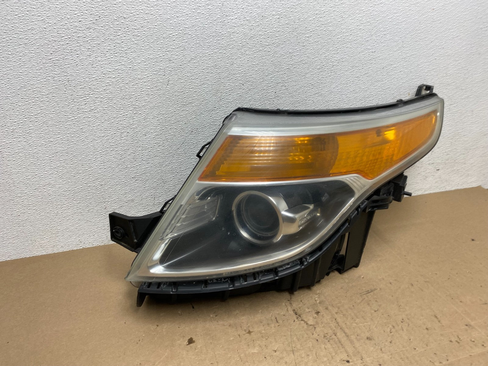 2011 to 2015 Ford Explorer Left Driver LH Halogen Headlight AE6128 DW2