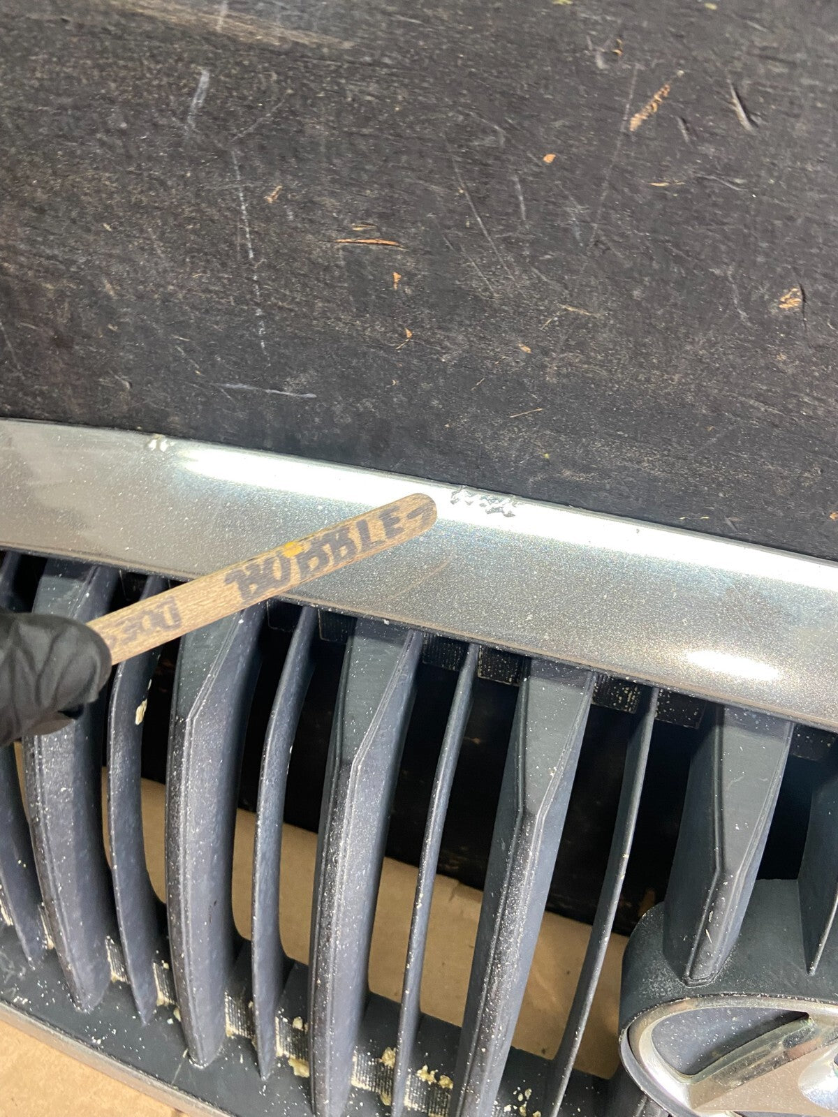 2001 to 2005 Hyundai Sonata Front Upper Grille Grill Bumper OEM O8090 DG8