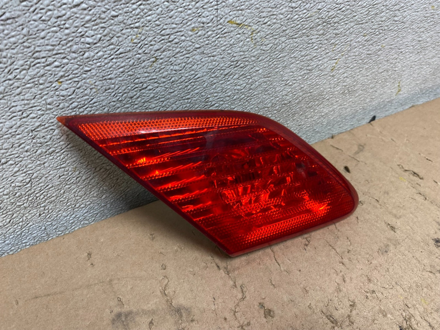 2003 to 2004 Toyota Avalon Left Driver LH Side Inner Tail Light OEM S5156 DW2
