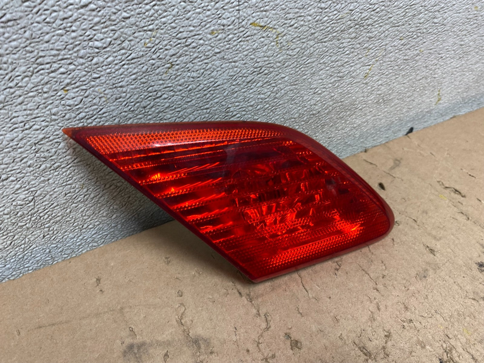 2003 to 2004 Toyota Avalon Left Driver LH Side Inner Tail Light OEM S5156 DW2