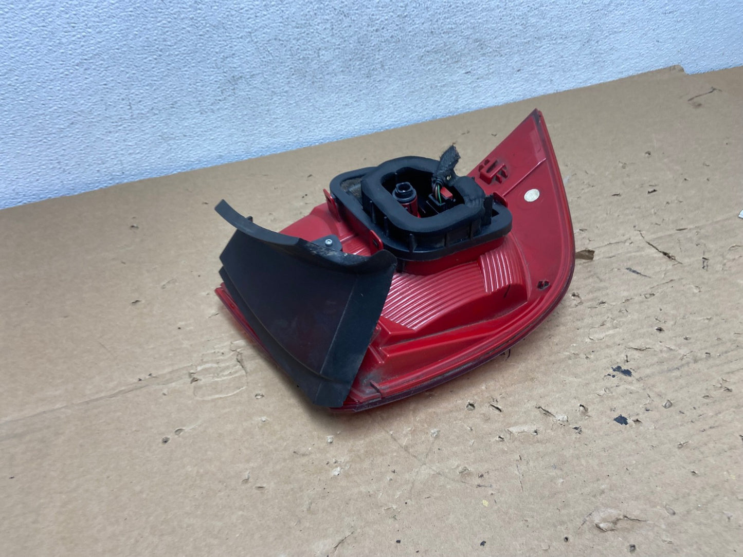 2011-2014 Volkswagen Touareg Right Passenger Side Rh Tail Light AD4124 LK3