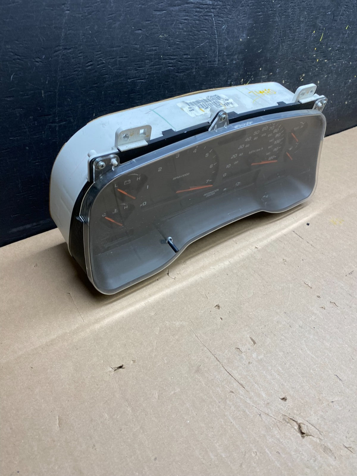 2004 Dodge Dakota Instrument Speedometer Gauge Cluster OEM T4470 DG2