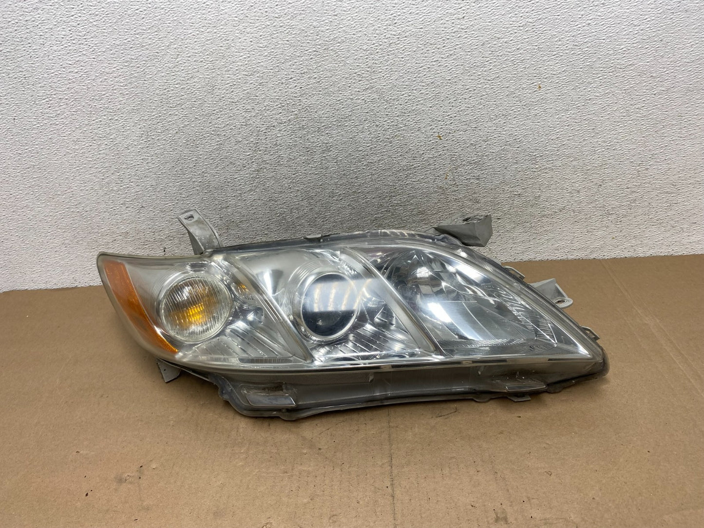 2007 - 2009 Toyota Camry Halogen Right Passenger Headlight AG4559 DW0