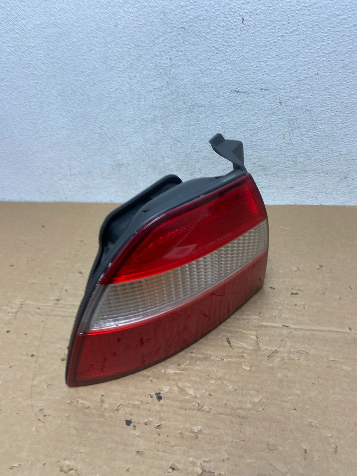 1994 - 1995 Honda Accord Left Driver Lh Side Tail light AD4111 DW2