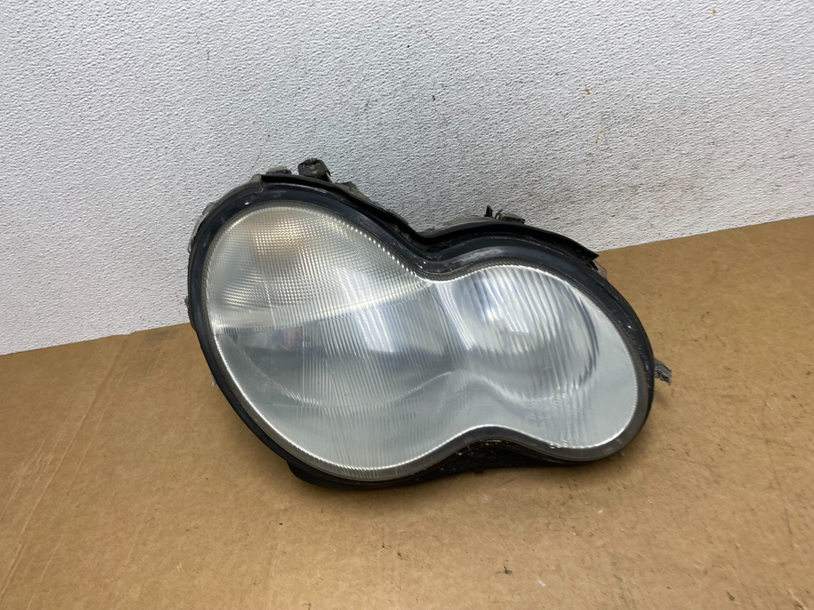 2001 - 2004 Mercedes-Benz C Class Halogen Right Passenger Headlight AE30500
