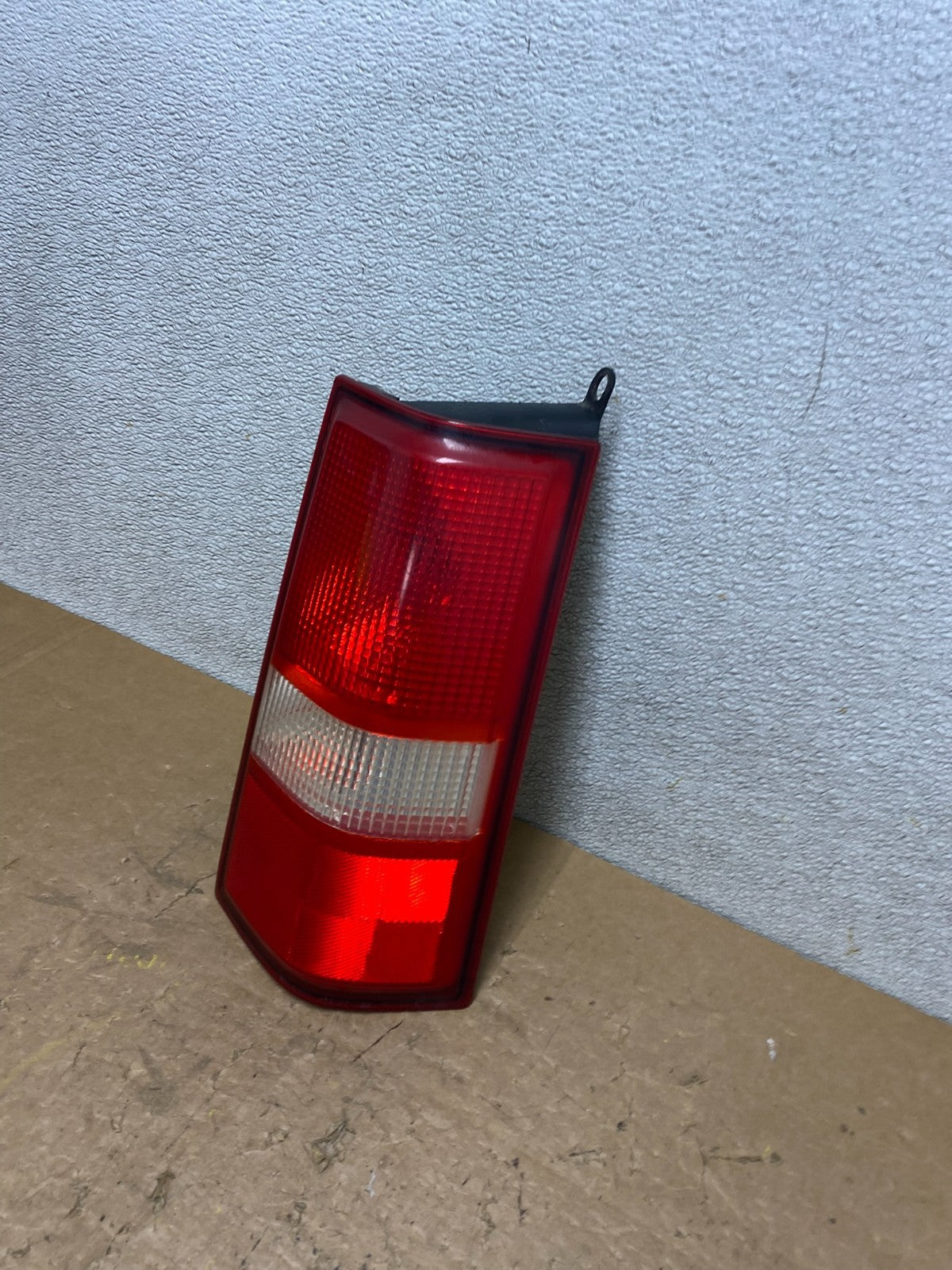 2003 2017 Chevrolet Express 1500 2500 3500 Right Passenger Tail Light V6100 DW1