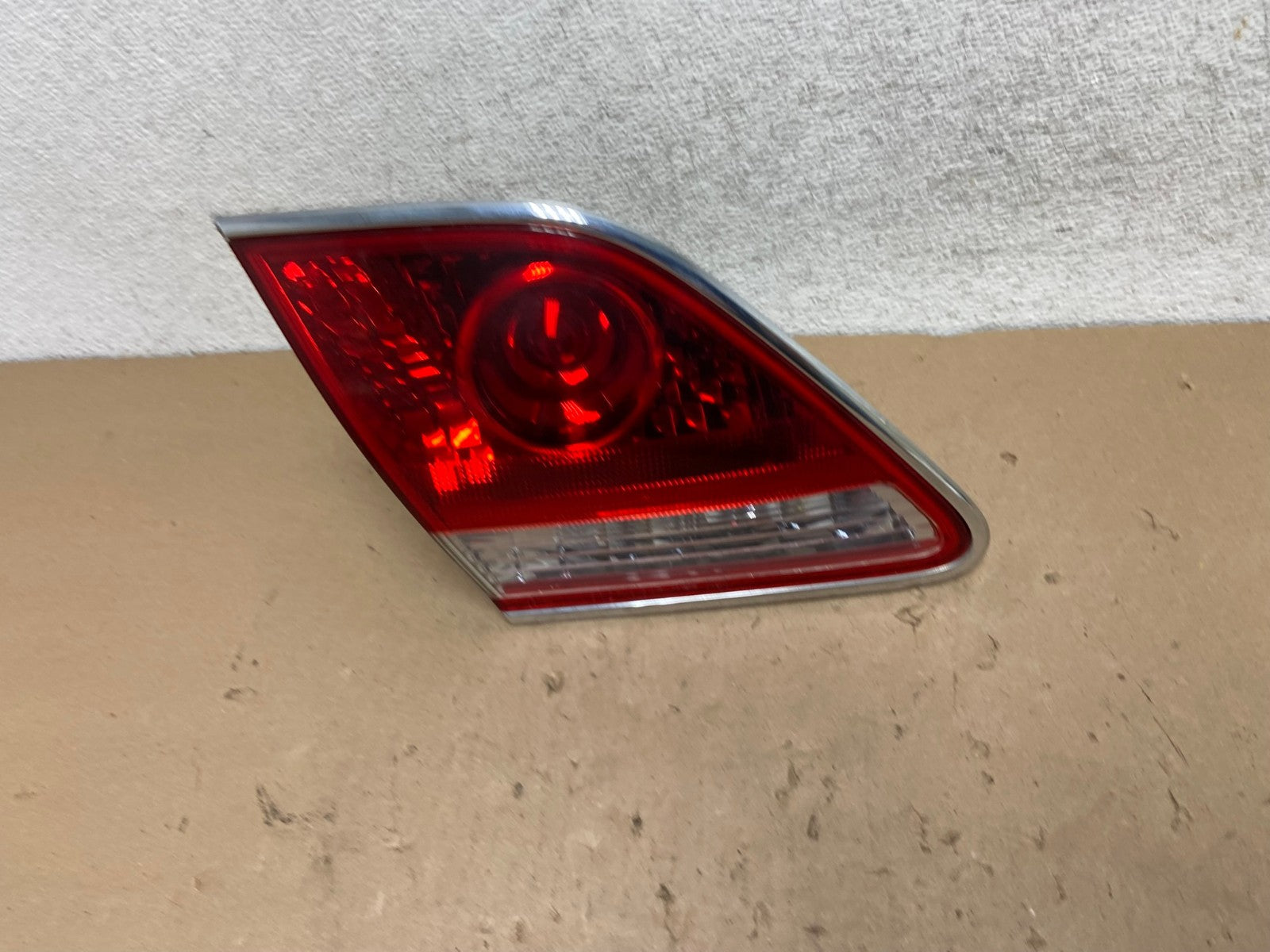 2005 2006 Lexus ES330 Left Driver LH Side Tail Light Inner AG4177 LK1