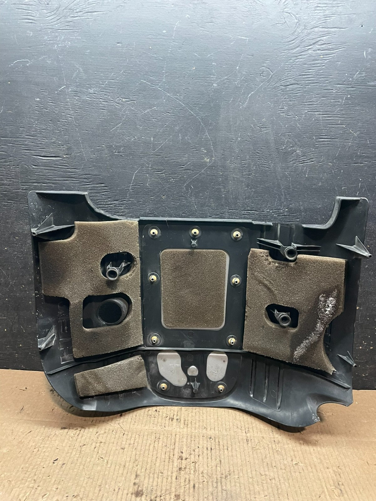 2005 to 2010 Jeep Grand Cherokee 5.7L Hemi Engine Cover Plastic Shield X9727 DG6