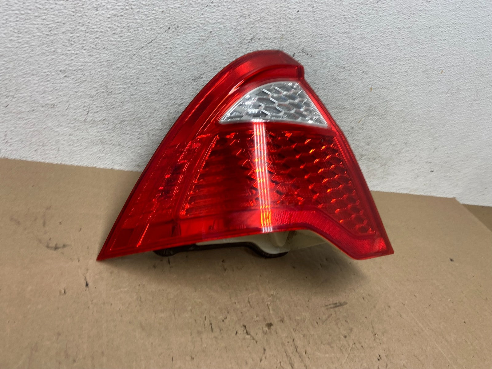 2010 2011 2012 Ford Fusion Left Driver LH Side Tail Light AE6030 DW2