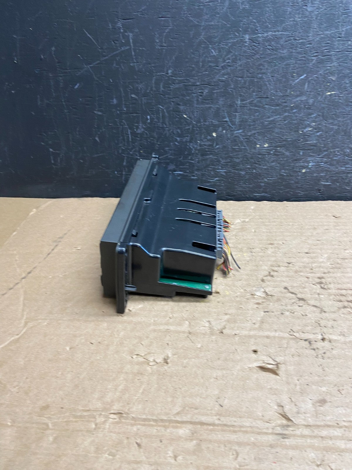 2003 to 2006 Lincoln Town Car Climate Control Panel AF2400 DG2