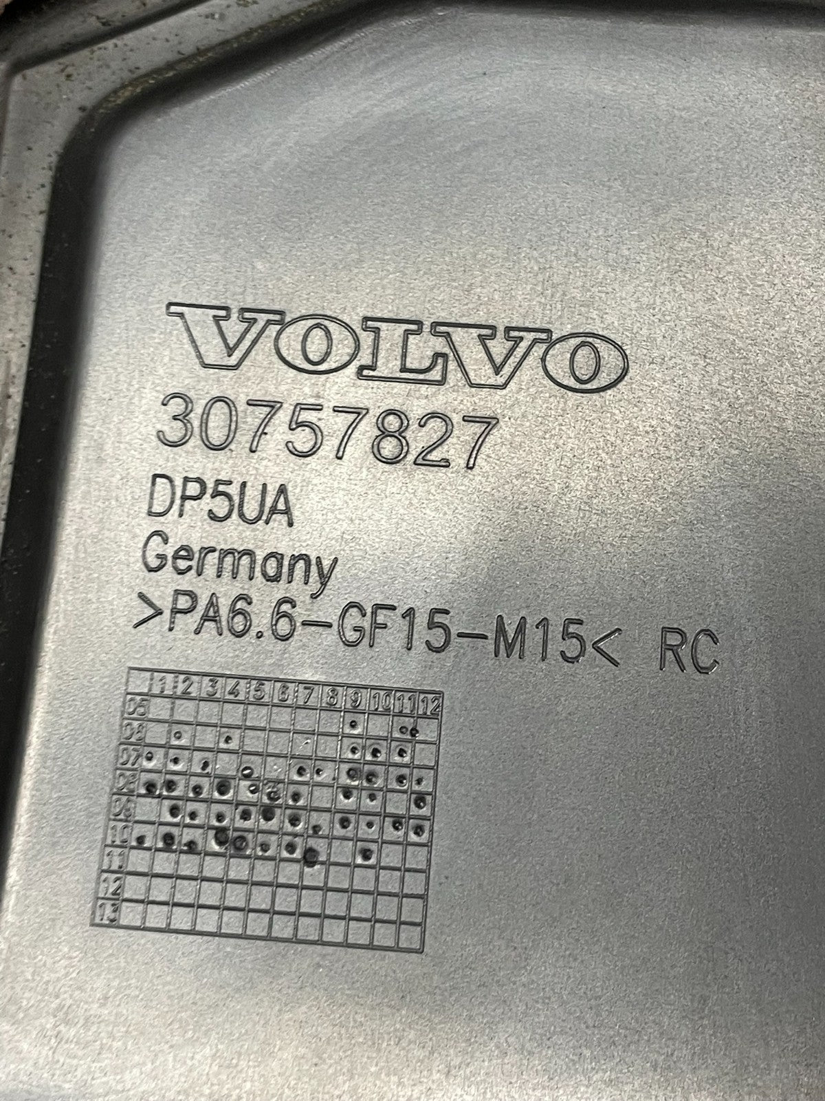 2007 to 2014 Volvo XC90 OEM 3.2L Upper Top Engine Motor Dust Cover Oem Z3379 DG7