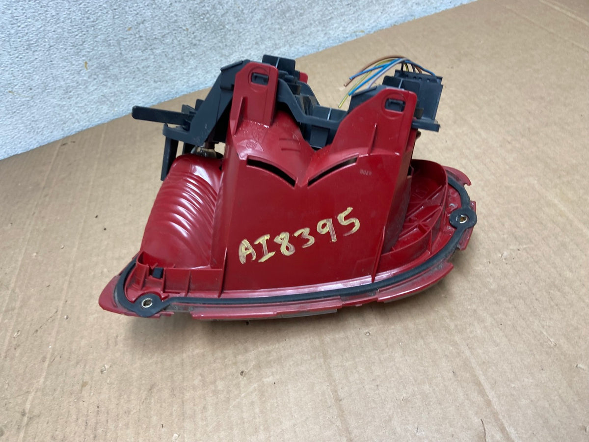 2008 2009 2010 Mini Cooper Hatchback Right Passenger Tail Light AI8395 LK7