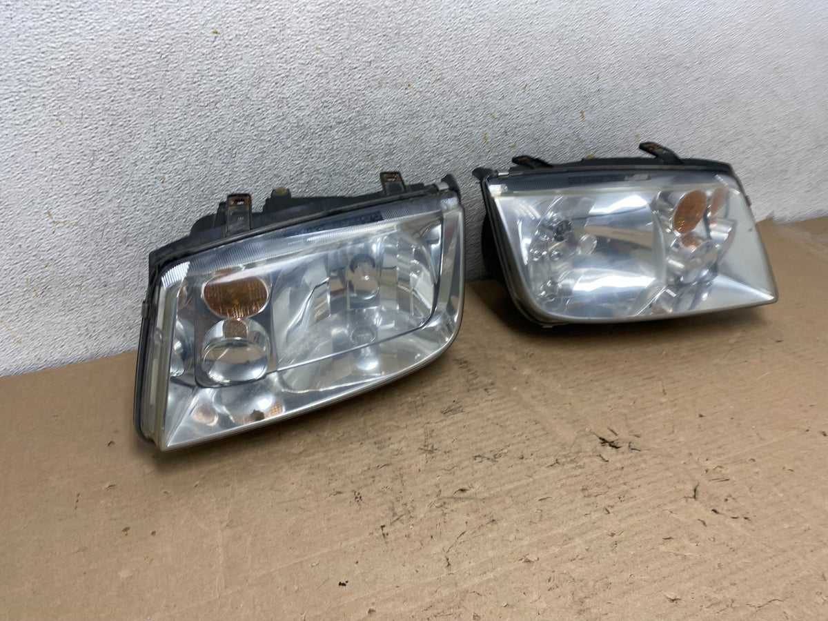 2002 to 2004 Volkswagen Jetta Left+Right Headlights AI0963 DW2