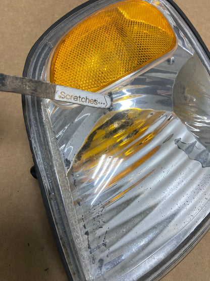 2001 to 2003 Toyota Sienna Turn Signal Right Passenger RH Lamp AI2570 LK3