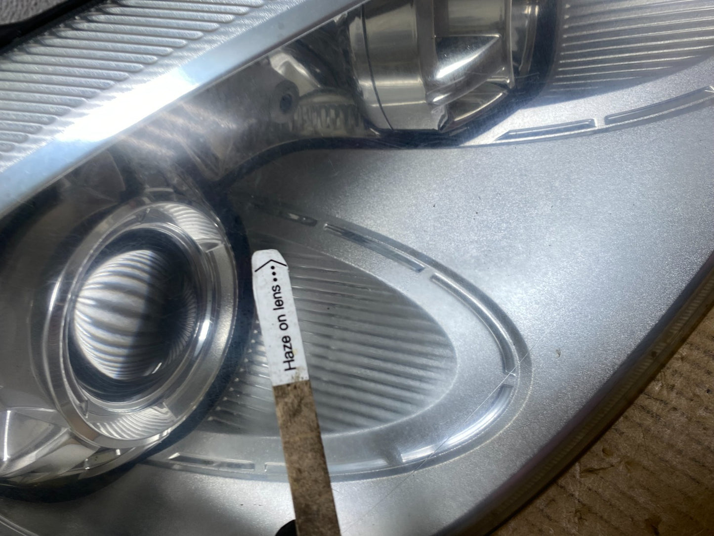 2008 to 2010 Porsche Cayenne Right Passenger Headlight Xenon HID AE0686 DW4