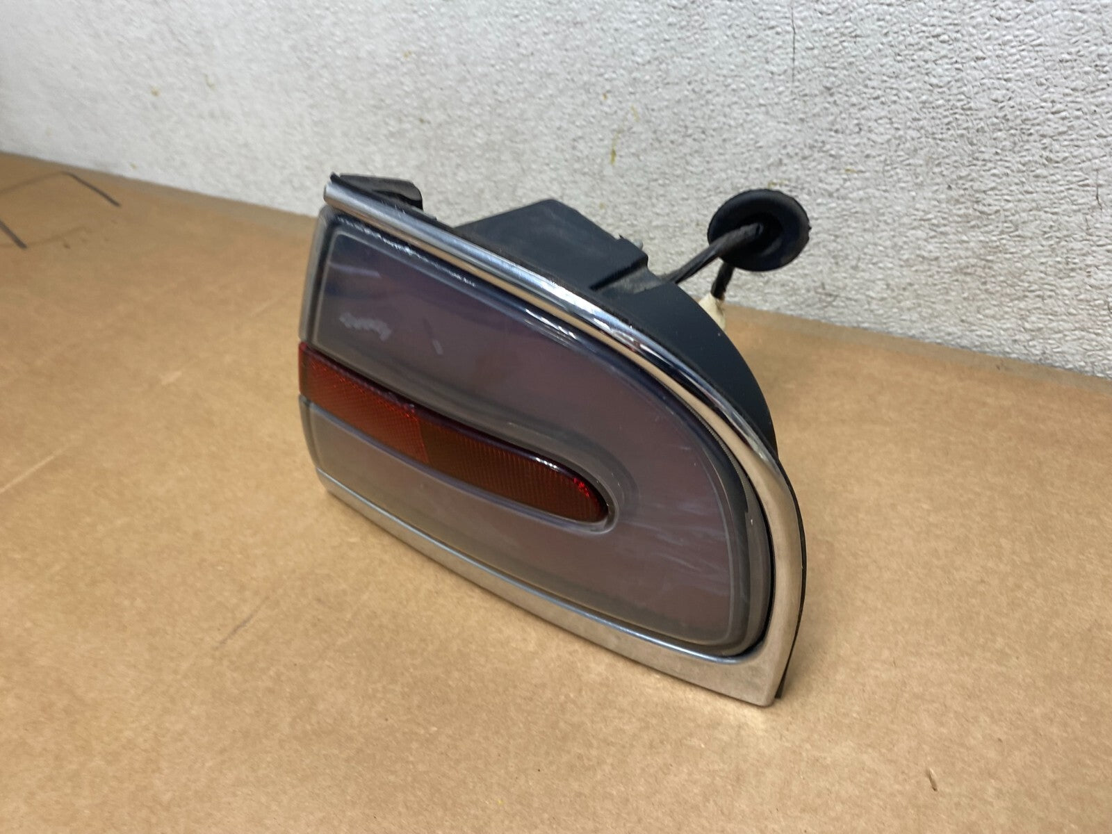 1997-1998 Buick Park Avenue Ave Right Passenger Rh Side Tail Light OEM L0201 DW1