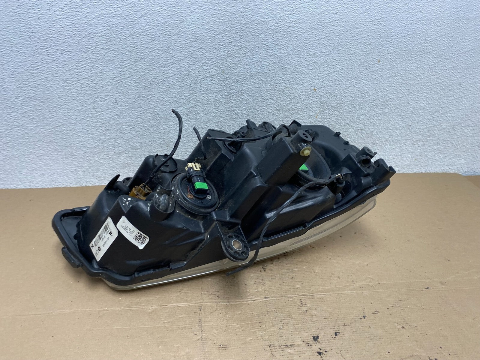 2008 to 2016 Chrysler Town and Country Left Driver Lh Side Headlight AF4521 DW5