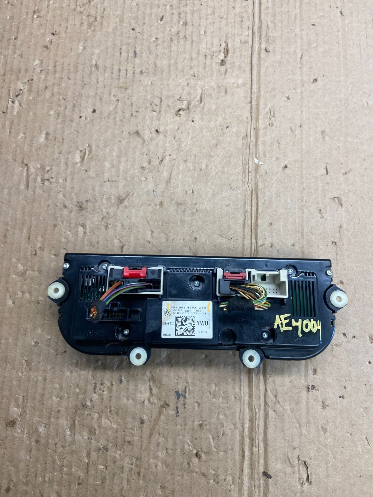 2013-2015 Volkswagen Tiguan Front Center Console Climate Control AE4004 DG3