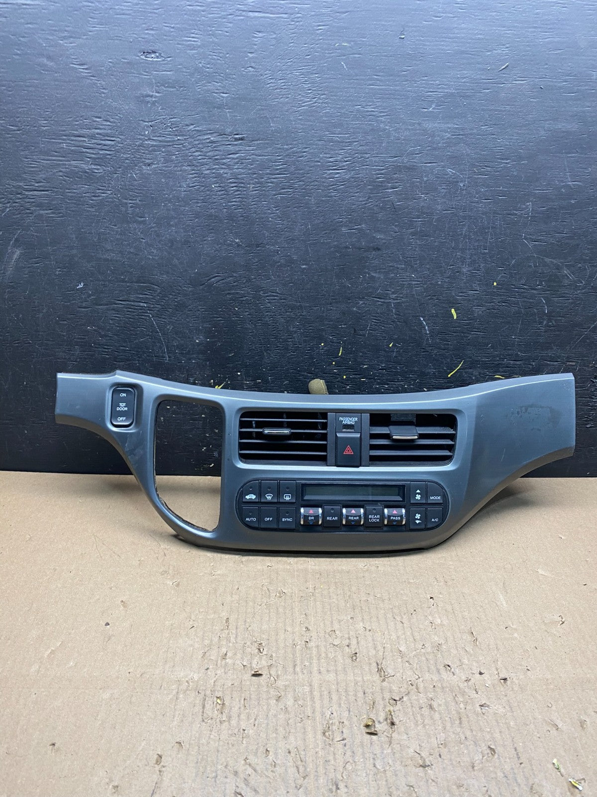 2005 to 2010 Honda Odyssey Radio Climate Control Dash Trim Bezel T1503 DG0