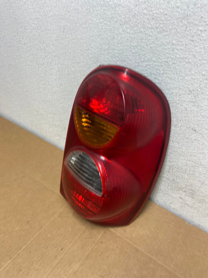 2002 2003 2004 Jeep Liberty Right Passenger Rh Side Tail Light AD5357 LK1