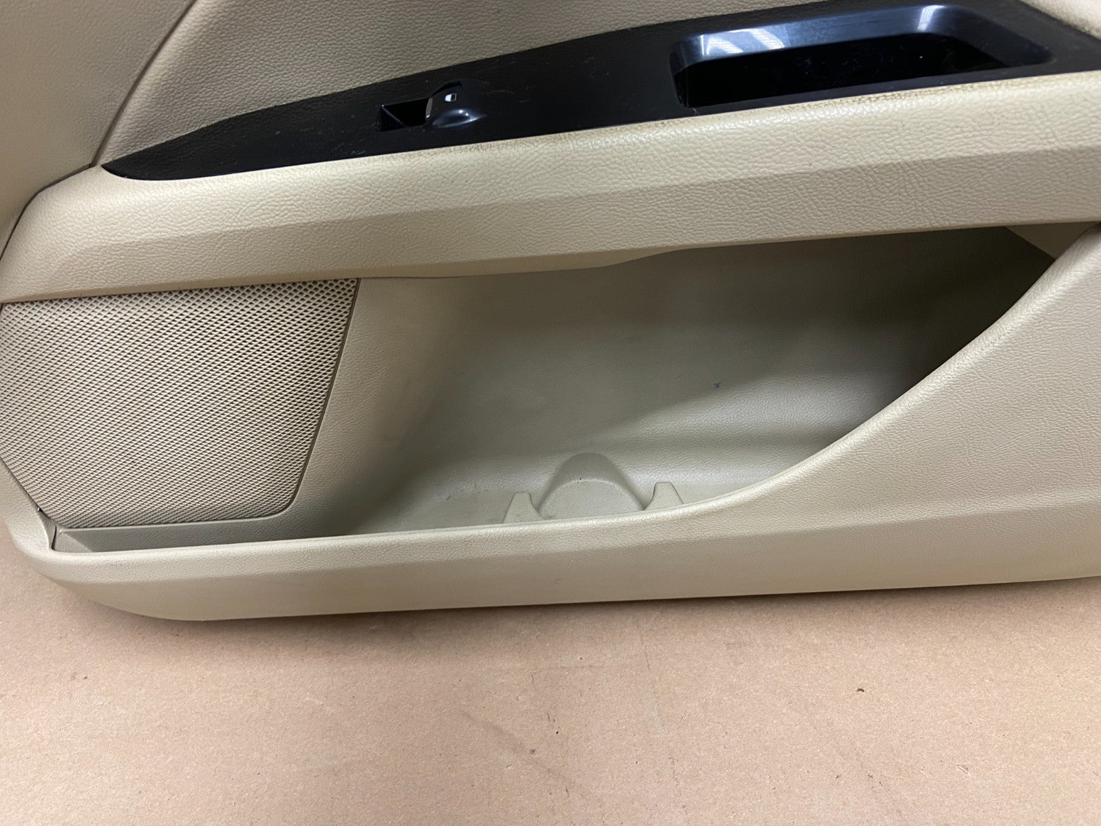 2013 to 2014 Ford Fusion Front Right Passenger Interior Door Panel AG4511 DG4