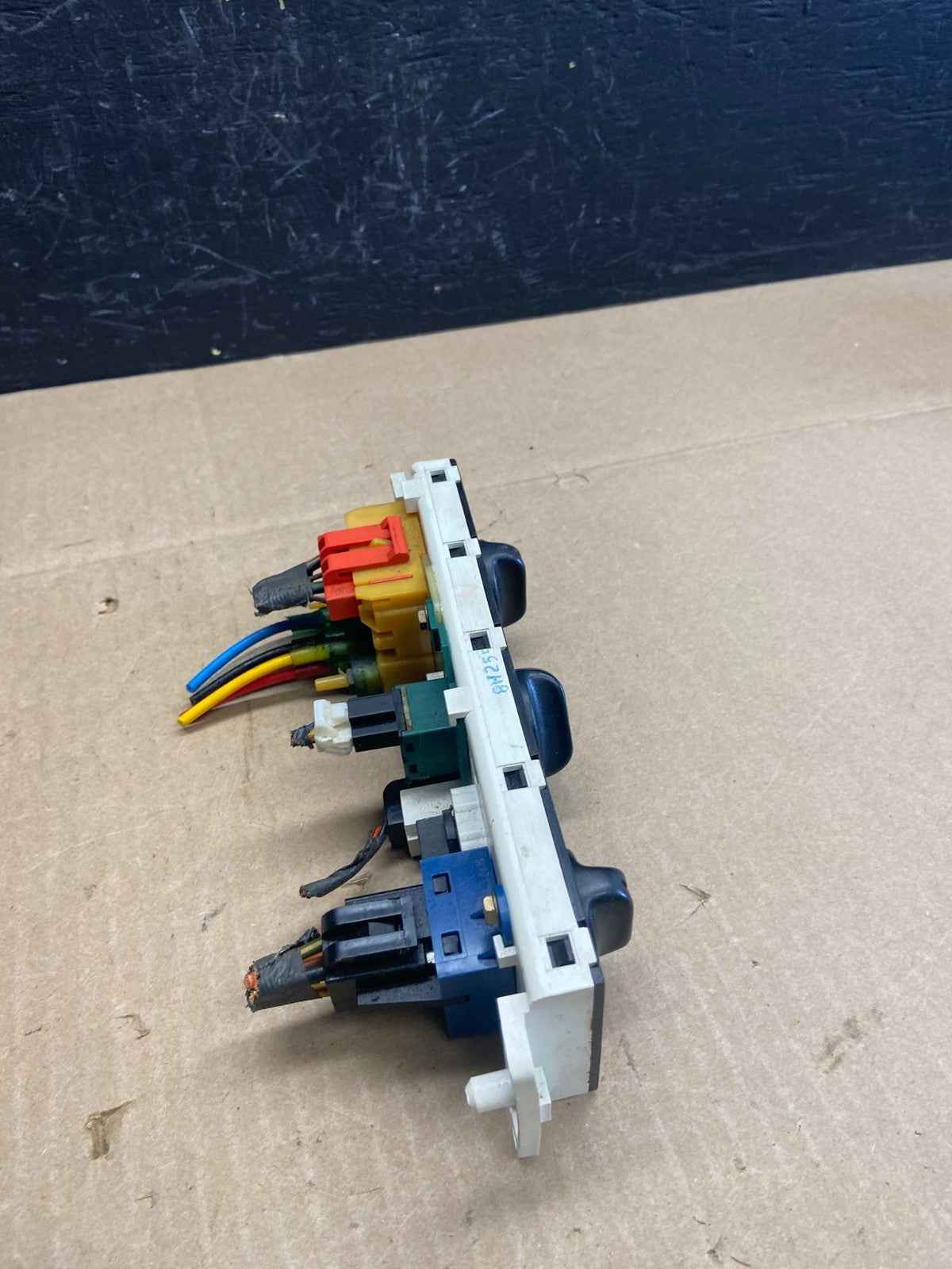 1994 to 1998 Ford Mustang Temperature Climate Control Heat A/C Dash AB92731