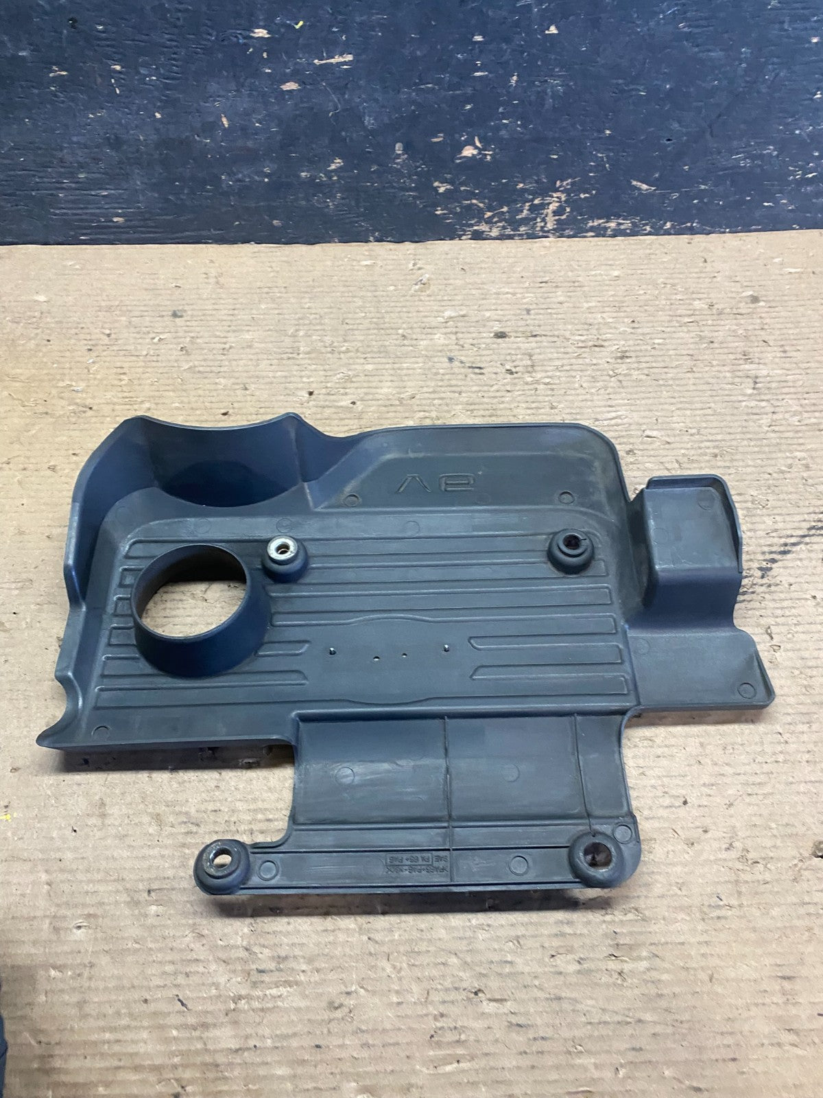1999 2000 2001 Infiniti i30 3000 v6 Engine Cover Motor Shield s3446 DG4