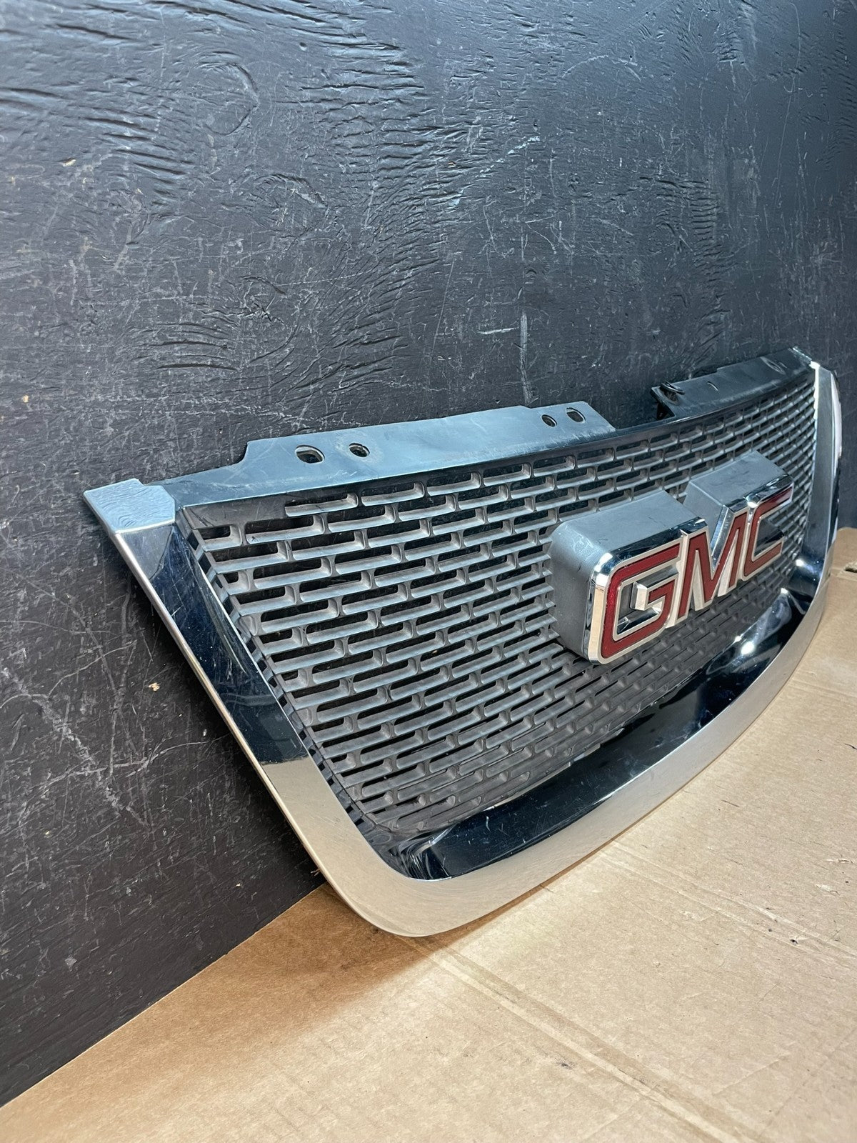 2007 to 2012 GMC Acadia Front Upper Grill Grille Aftermarket AE8451 DG2