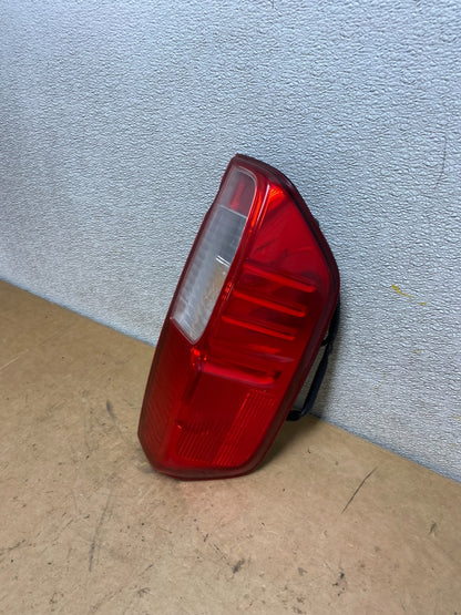 2005 to 2014 Nissan Frontier Left Driver LH Side Tail light Oem X4932 DW1