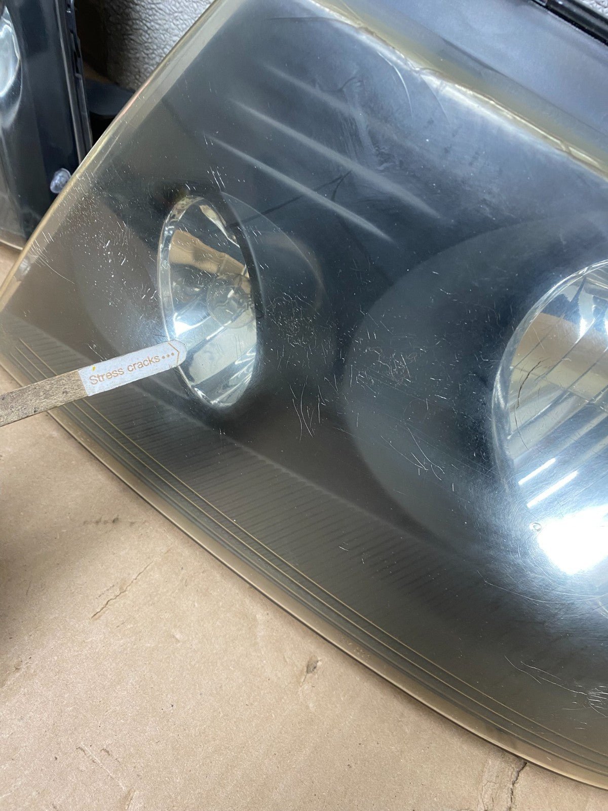 2004 to 2008 Ford F-150 F150 Left+Right Halogen Headlights U8457 DW6