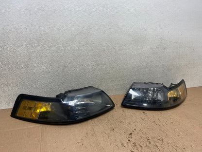 1999 to 2004 Ford Mustang Left+Right Set Side Black Headlights Y4966 DW2