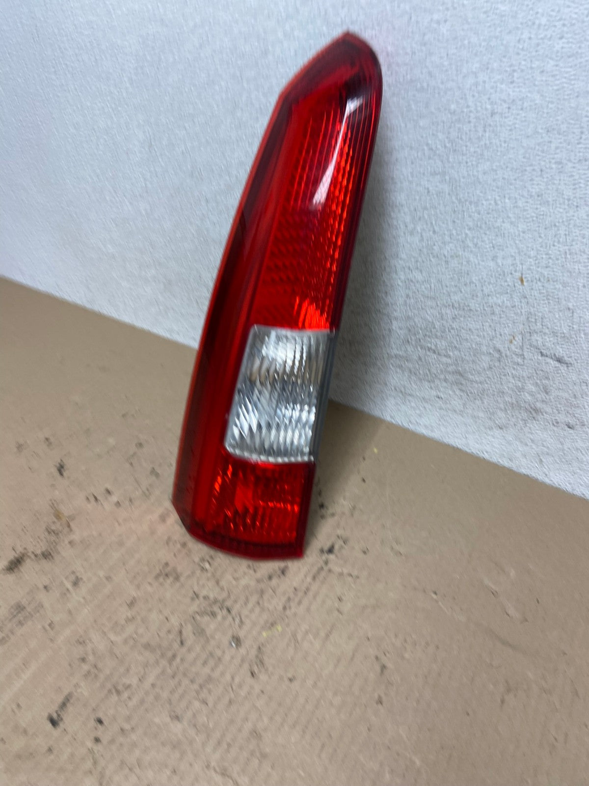 2001 - 2004 Volvo XC70 V70 Left Driver LH Side Tail Light Upper AF5943 LK1