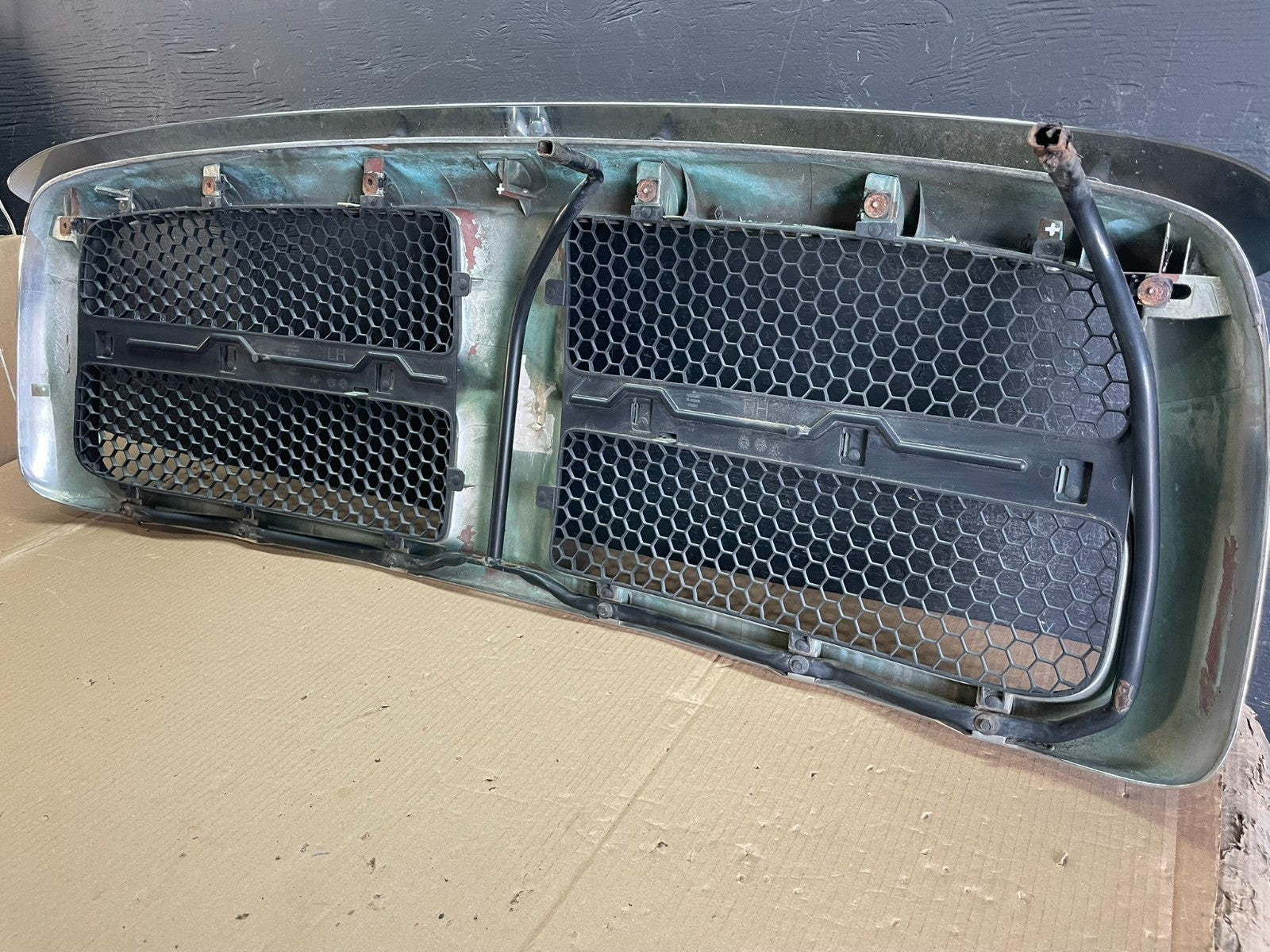 2002 2003 2004 2005 Dodge Ram 1500  Upper Front Grill Grille AF8477 DG5