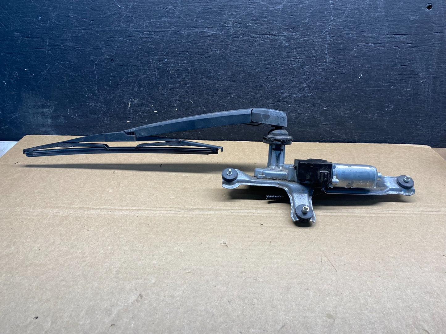 2004 to 2009 Lexus Rx350 RX330 RX400H Rear Liftgate Window Wiper Motor af6883 DG1