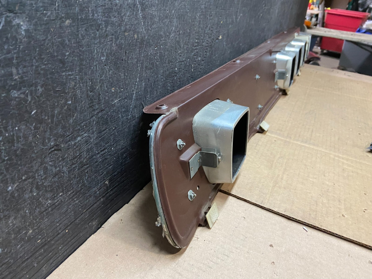 1969 1970 1971 Lincoln Continental Speedometer Dash Trim Bezel i2947 DG15