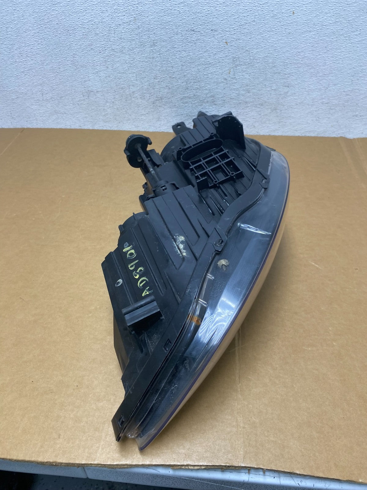 2011 2012 2013 Hyundai Elantra Right Passenger Headlight AD8901 DW9