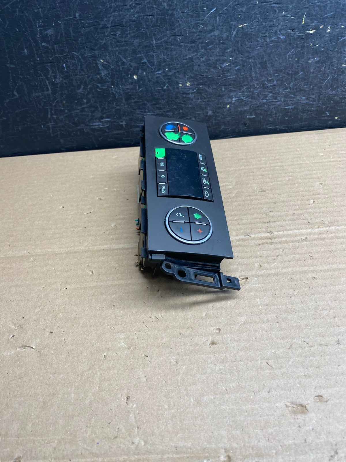 2007 to 2009 GMC Yukon Chevrolet Tahoe Climate Control A/C Panel AG0131 DG2