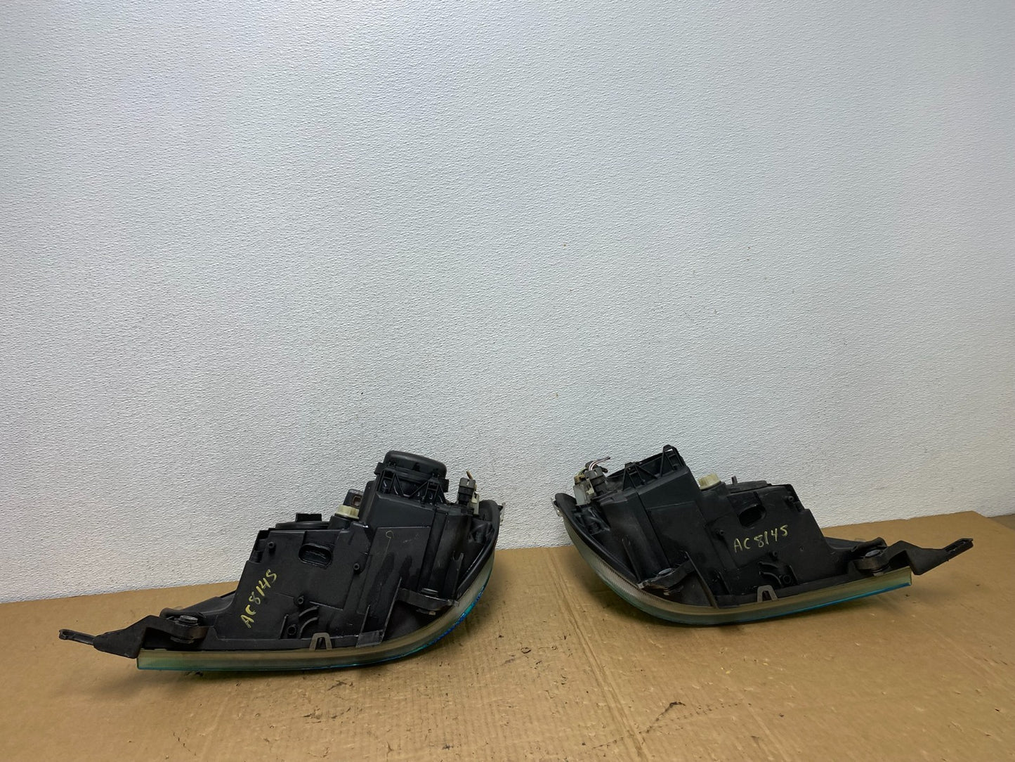 2002 - 2005 Mercedes ML ML350 ML500 Left+Right Side Halogen Headlights AC8145 DW10