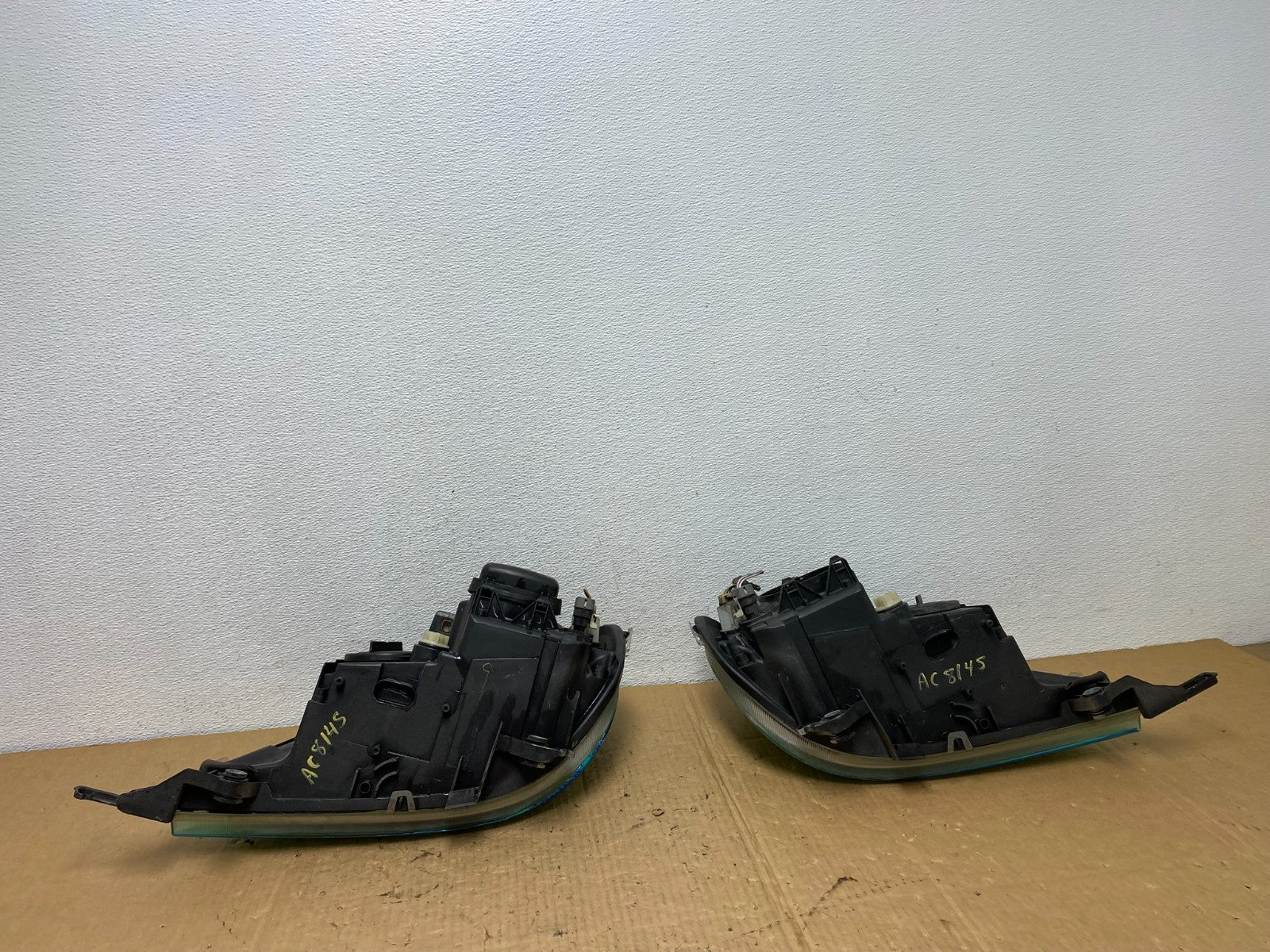 2002 - 2005 Mercedes ML ML350 ML500 Left+Right Side Halogen Headlights AC8145 DW10
