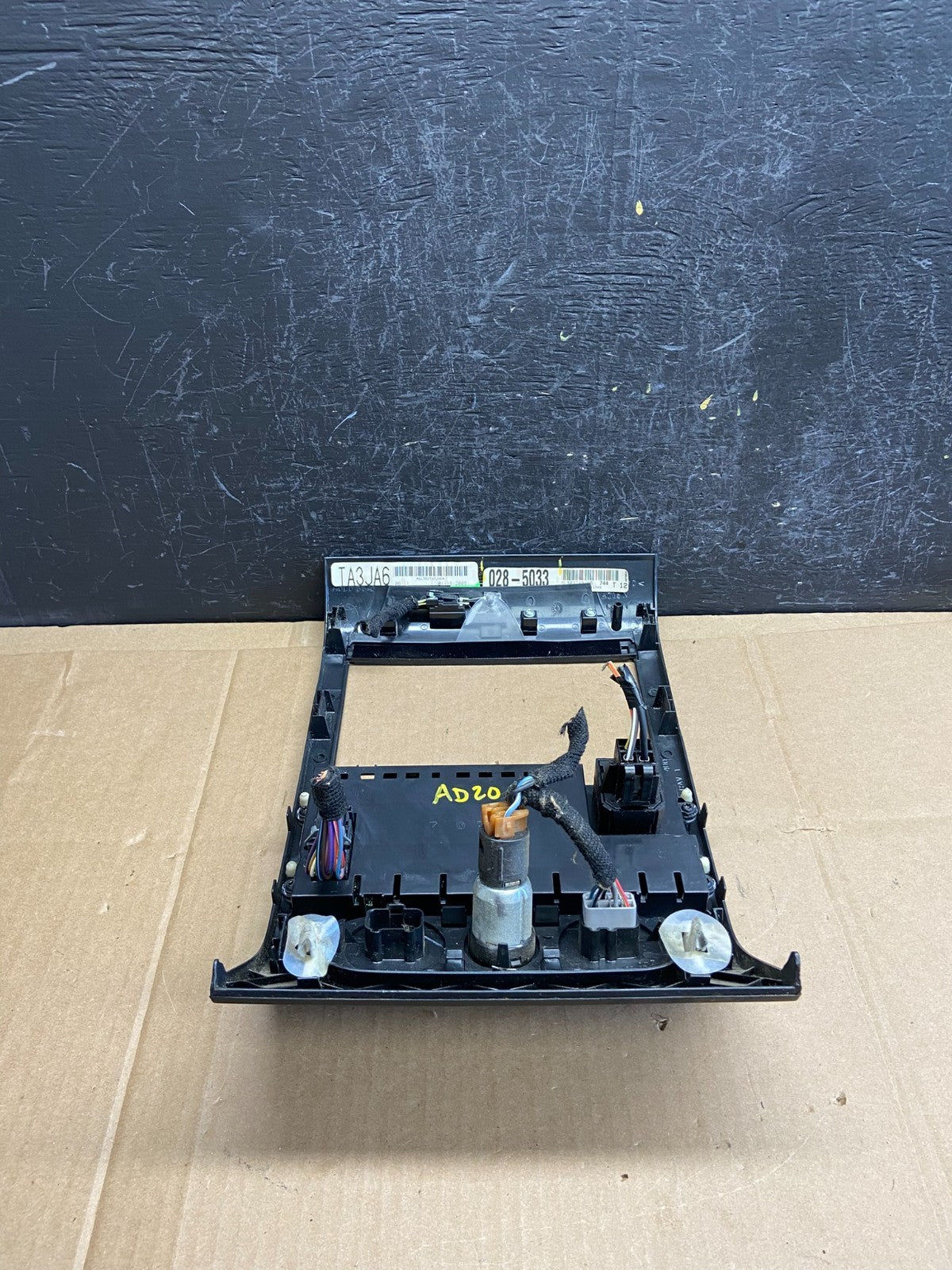 2004 to 2008 Ford F150 Radio Climate Dash Bezel Surround Black AD2091 DG3