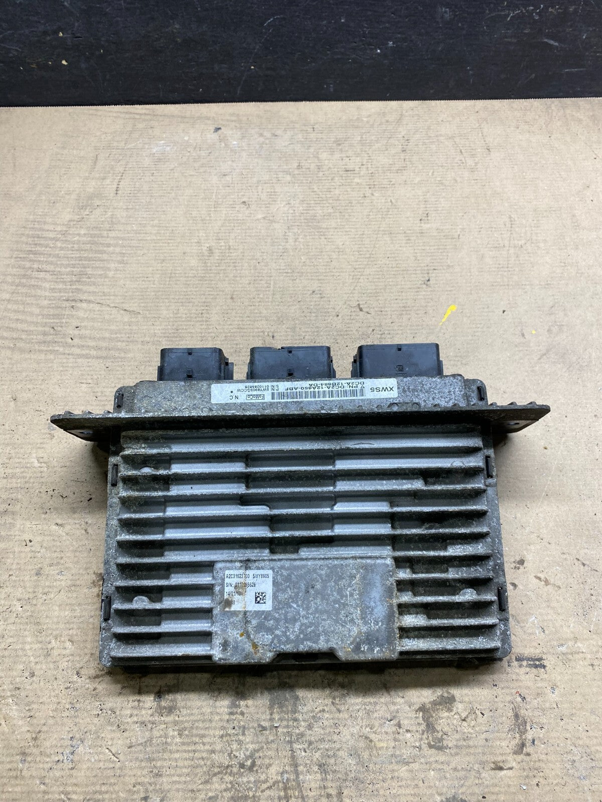 2013 Ford E350 E450 6.8L Van Engine Computer Module dc2a-12a650-abf N6869 DG0